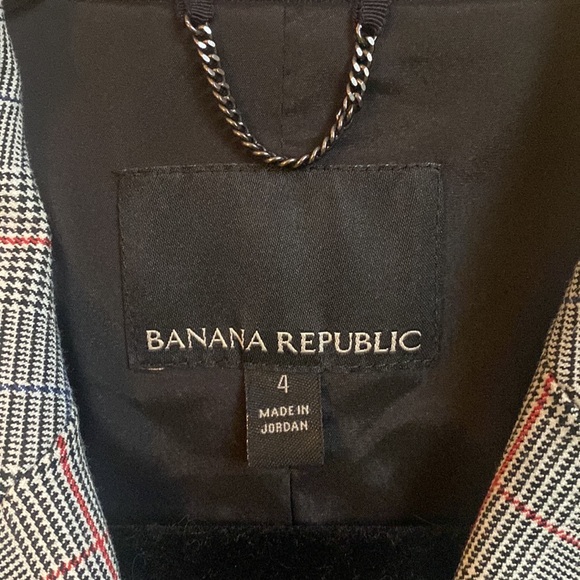 Banana Republic Women’s Plaid Blazer - Picture 3 of 3